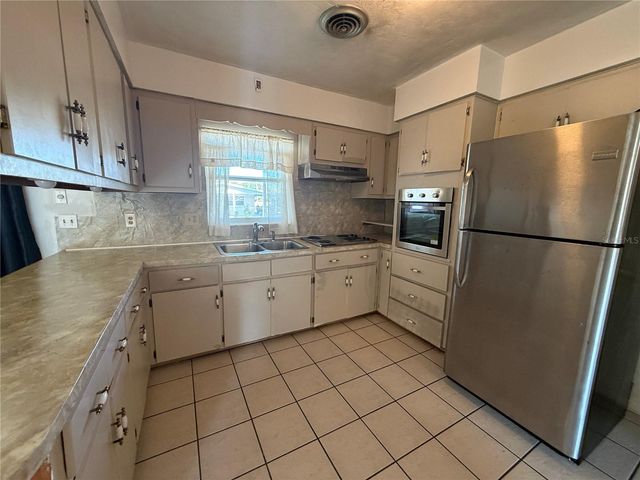 915 14TH STREET E, Bradenton, FL 34208