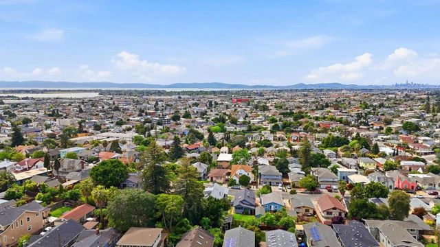 2468 Maxwell, Oakland, CA 94601