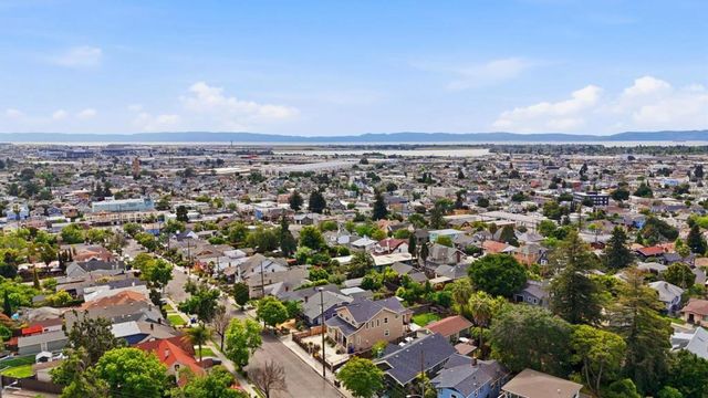 2468 Maxwell, Oakland, CA 94601