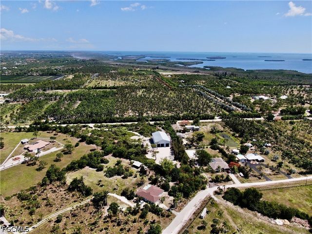 6690 Pineland RD, Bokeelia, FL 33922