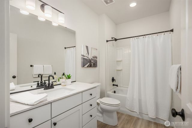 1419 NW Swenson Court, Poulsbo, WA 98370