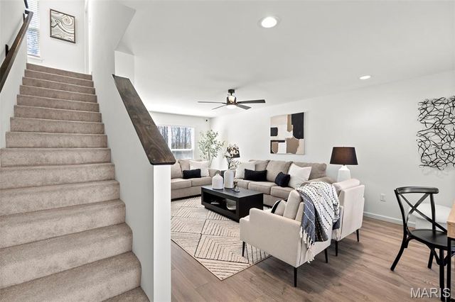 2 Berwick at River Bluffs Manors, Florissant, MO 63031