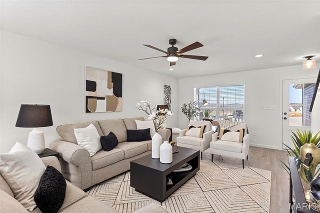 2 Berwick at River Bluffs Manors, Florissant, MO 63031