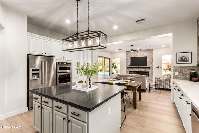 940 W MACAW Drive, Chandler, AZ 85286