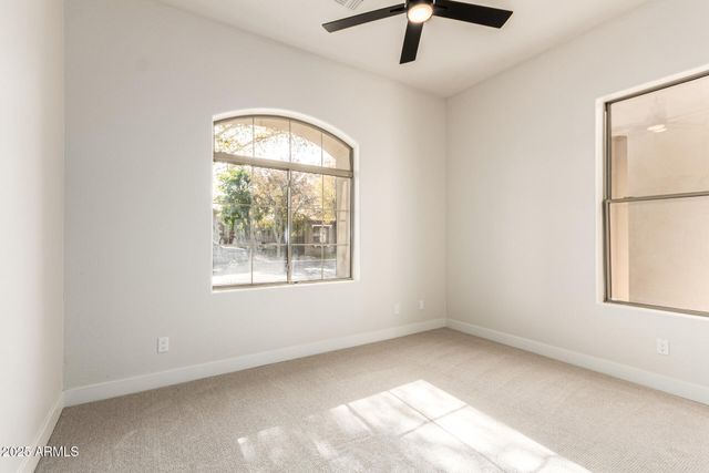 940 W MACAW Drive, Chandler, AZ 85286