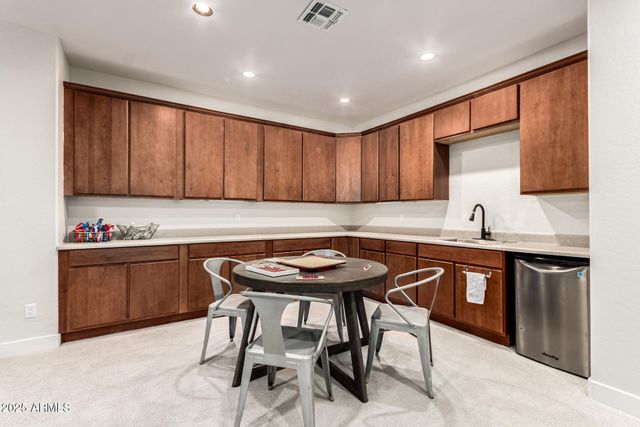 940 W MACAW Drive, Chandler, AZ 85286