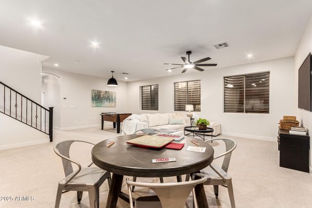 940 W MACAW Drive, Chandler, AZ 85286