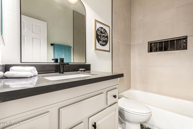 940 W MACAW Drive, Chandler, AZ 85286