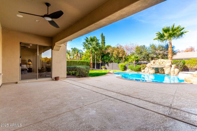 940 W MACAW Drive, Chandler, AZ 85286