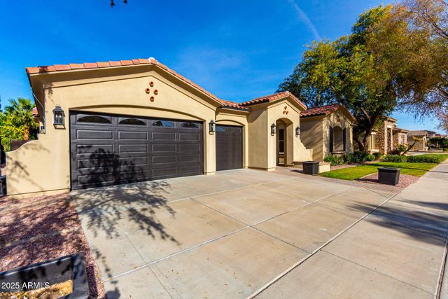 940 W MACAW Drive, Chandler, AZ 85286