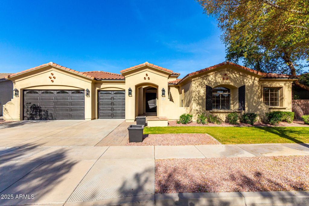 940 W MACAW Drive, Chandler, AZ 85286