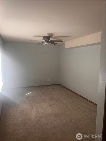 319 N Grape Drive, Moses Lake, WA 98837