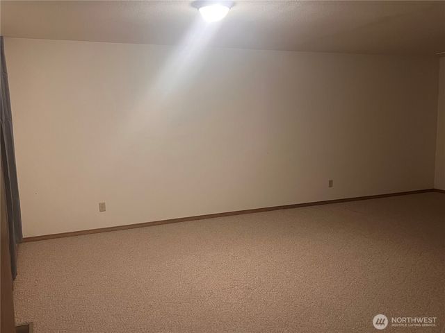 319 N Grape Drive, Moses Lake, WA 98837