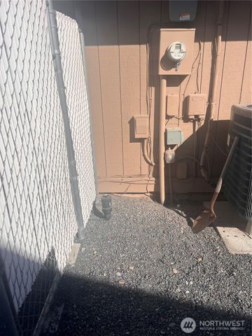 319 N Grape Drive, Moses Lake, WA 98837