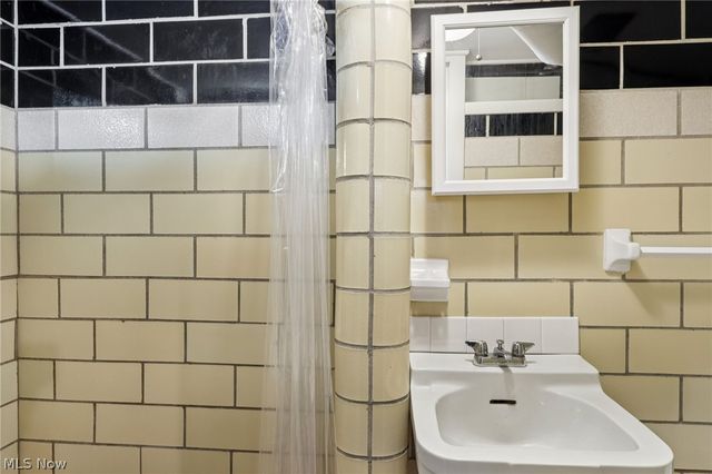 9005 Ansonia Avenue, Brooklyn, OH 44144