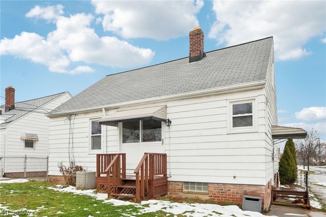 9005 Ansonia Avenue, Brooklyn, OH 44144