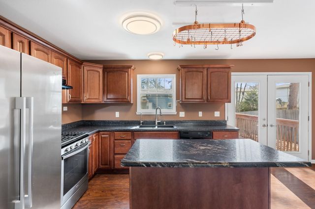 2004 N SOUTHWEST CT, Columbia, MO 65202