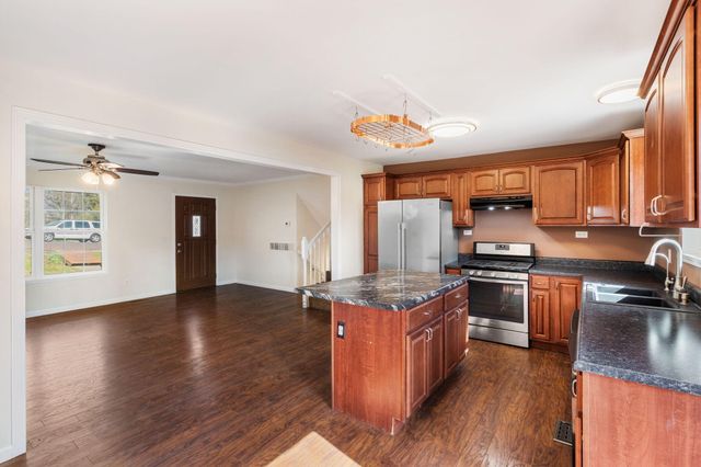 2004 N SOUTHWEST CT, Columbia, MO 65202