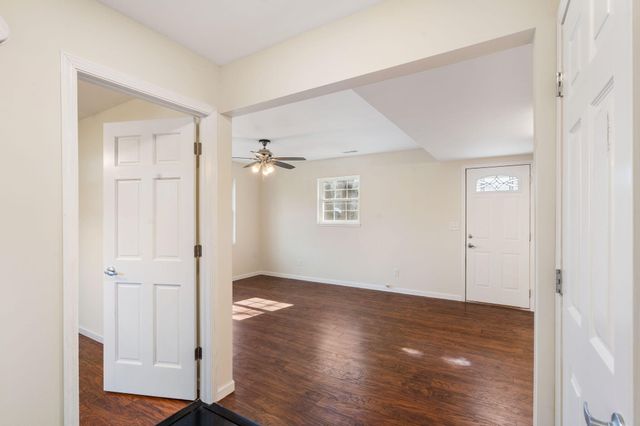 2004 N SOUTHWEST CT, Columbia, MO 65202