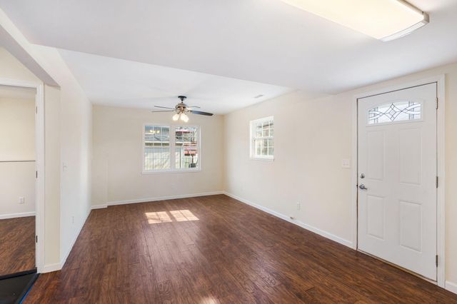 2004 N SOUTHWEST CT, Columbia, MO 65202