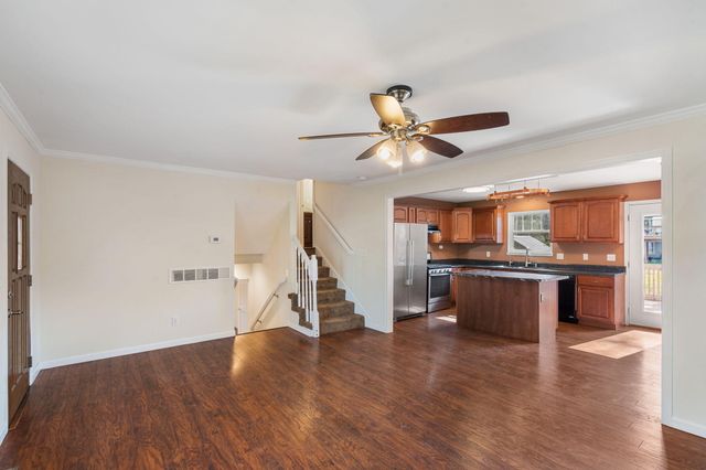 2004 N SOUTHWEST CT, Columbia, MO 65202