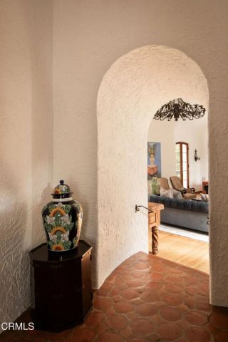 201 La Vereda Road, Pasadena, CA 91105