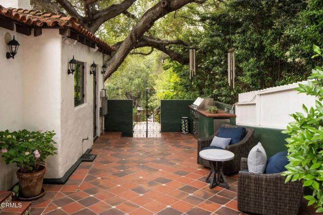 201 La Vereda Road, Pasadena, CA 91105