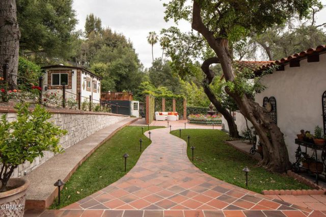 201 La Vereda Road, Pasadena, CA 91105