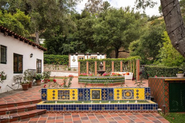 201 La Vereda Road, Pasadena, CA 91105