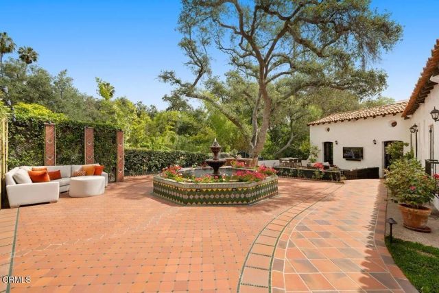 201 La Vereda Road, Pasadena, CA 91105