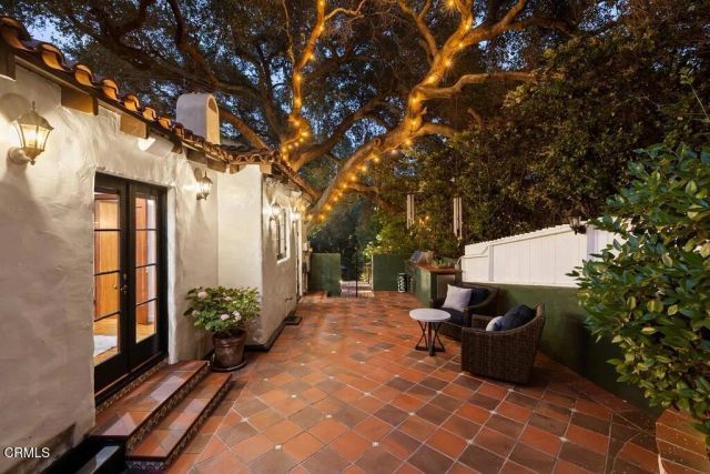 201 La Vereda Road, Pasadena, CA 91105