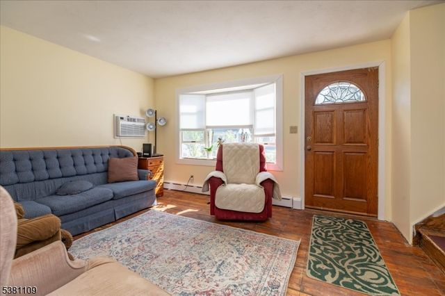 35 Smith Ave, Wanaque Boro, NJ 07420