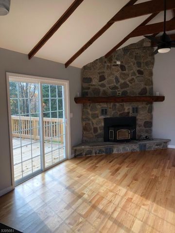 5 Warren Ln, Liberty Twp., NJ 07838