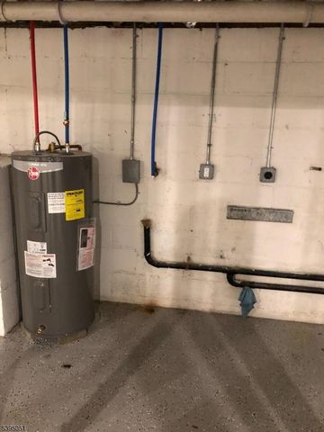 5 Warren Ln, Liberty Twp., NJ 07838