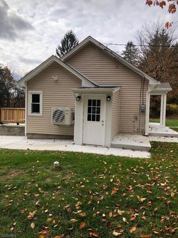 5 Warren Ln, Liberty Twp., NJ 07838