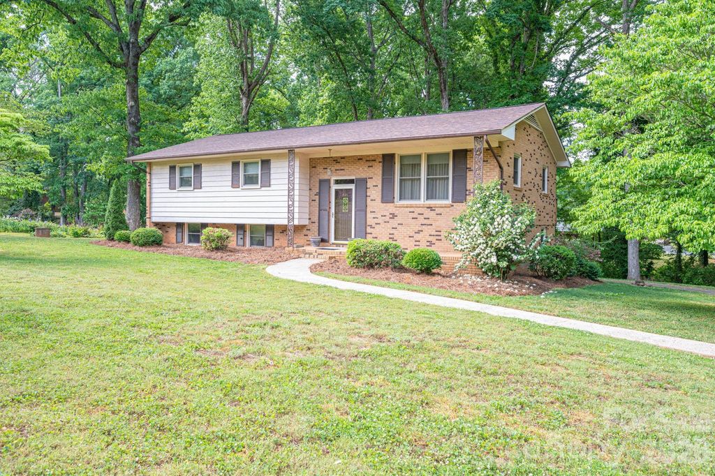234 Suncrest Road, Cherryville, NC 28021