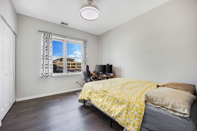 947 W 14th Place 3A, Chicago, IL 60608