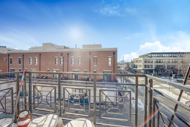 947 W 14th Place 3A, Chicago, IL 60608