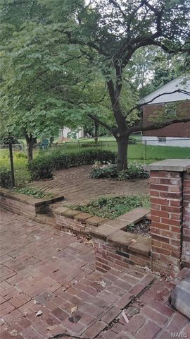 2 Saint Rose Court, Florissant, MO 63031