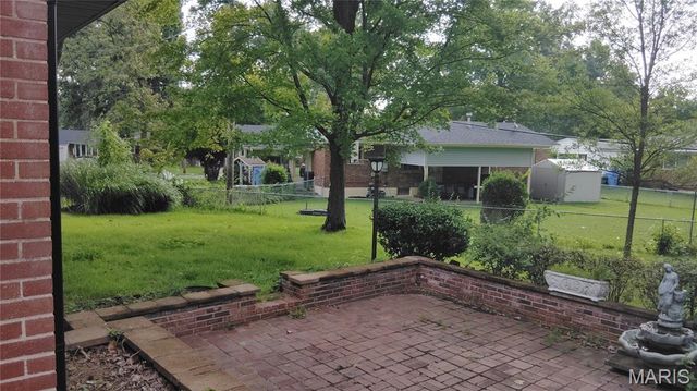 2 Saint Rose Court, Florissant, MO 63031