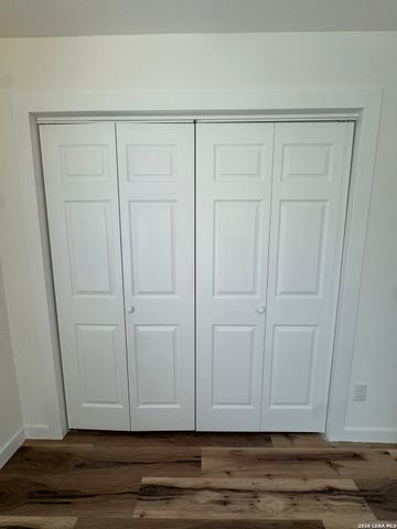 925 COLEMAN ST, Poteet, TX 78065