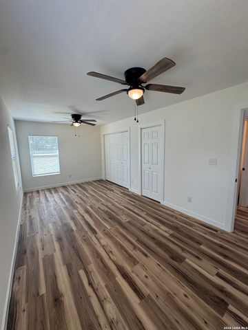925 COLEMAN ST, Poteet, TX 78065