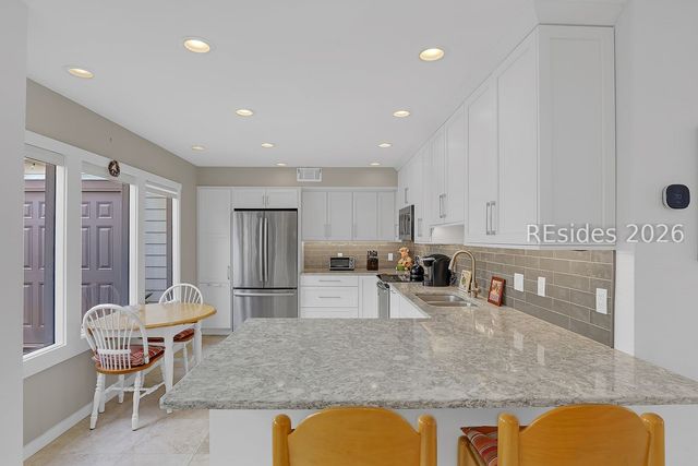 21 Calibogue Cay Rd Apt 363, Hilton Head Island, SC 29928