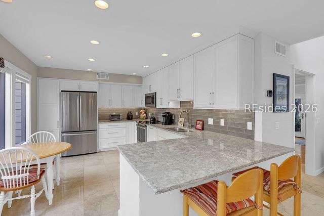 21 Calibogue Cay Rd Apt 363, Hilton Head Island, SC 29928