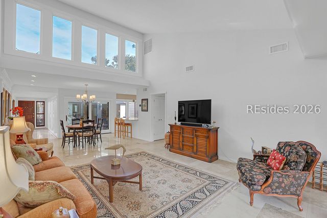 21 Calibogue Cay Rd Apt 363, Hilton Head Island, SC 29928