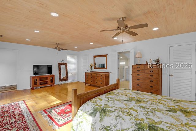 21 Calibogue Cay Rd Apt 363, Hilton Head Island, SC 29928