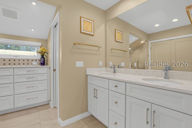 21 Calibogue Cay Rd Apt 363, Hilton Head Island, SC 29928