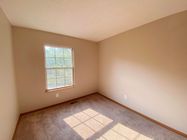 829 Crevis Lane, Columbus, OH 43228