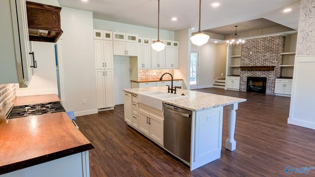 1409 Dug Hill Road, Brownsboro, AL 35741