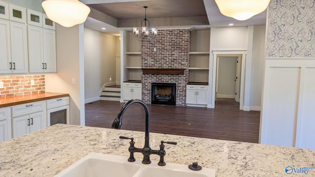 1409 Dug Hill Road, Brownsboro, AL 35741